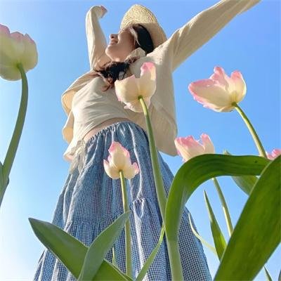 隔楼女孩:我们之间的层距